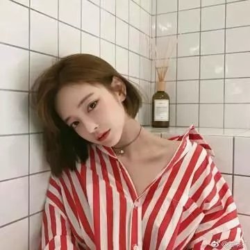 蒙娜丽莎与血月